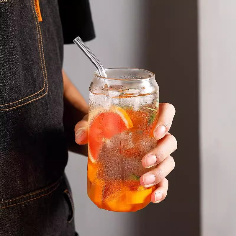 Close-up showing the silicone seal on the bamboo lid of the 360ml glass cup.